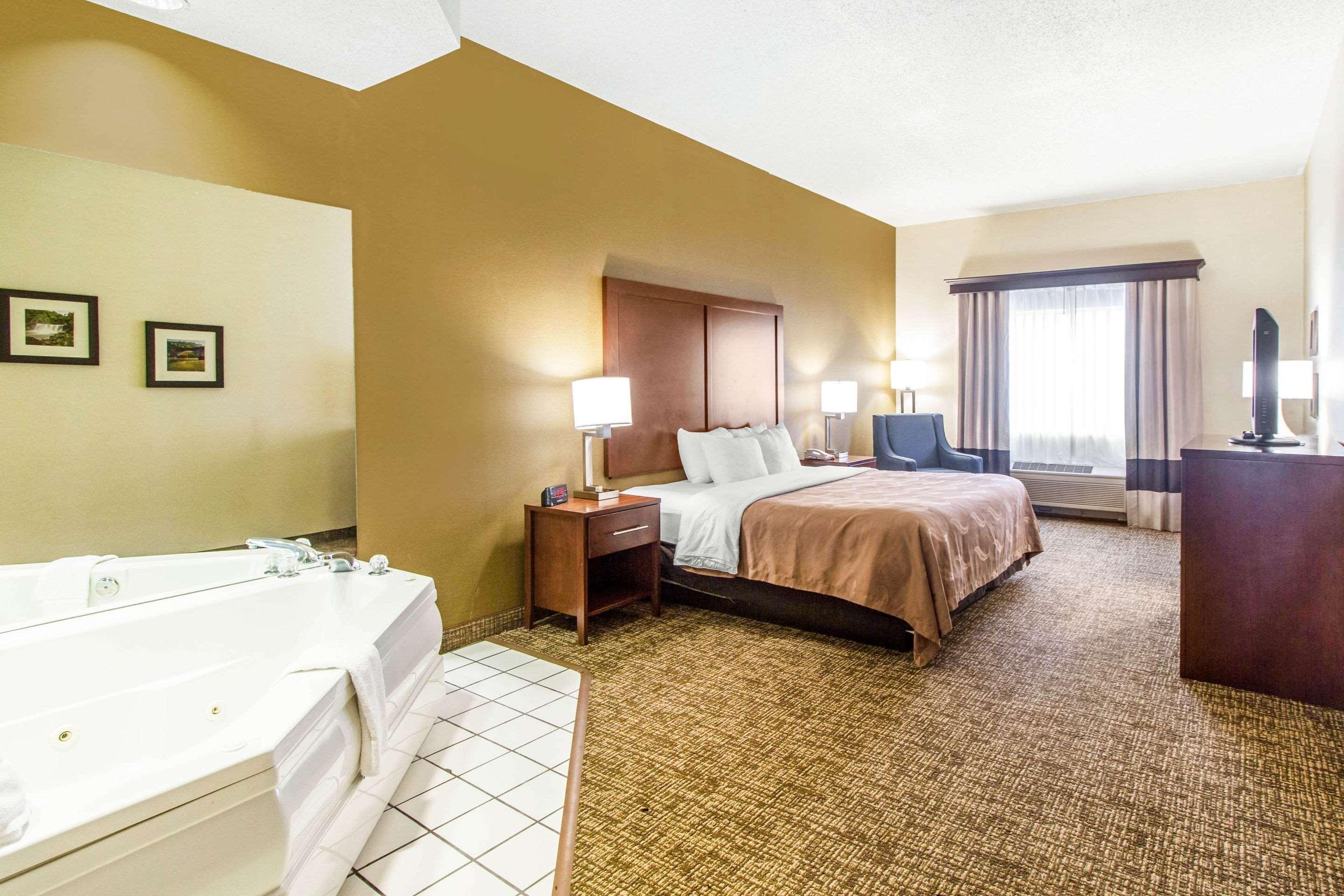 Quality Suites Корбін Екстер'єр фото